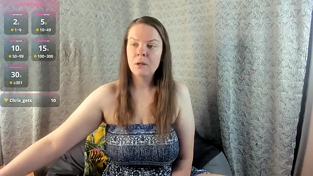 MiaLores online show from February 11, 9:09 am