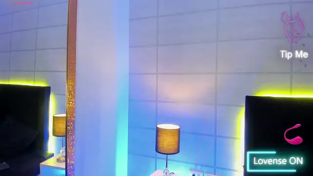 fieryluciana online show from September 18, 3:42 am