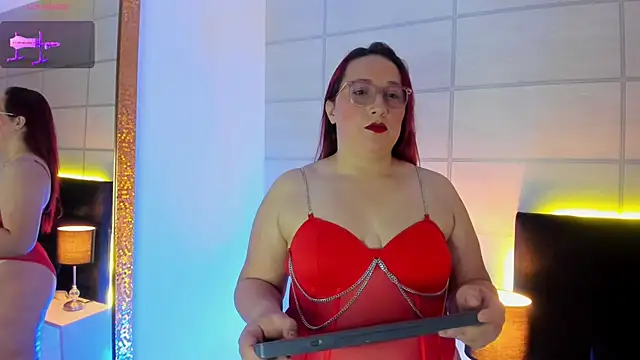 fieryluciana online show from October 11, 4:24 am
