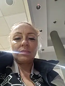 NADINNNE online show from December 5, 8:17 pm