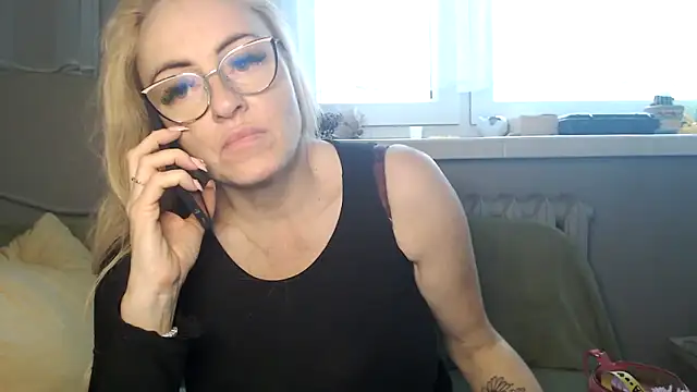 NADINNNE online show from November 10, 12:10 pm