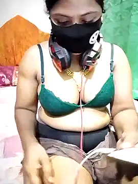 Mistompa24 online show from October 26, 5:13 pm