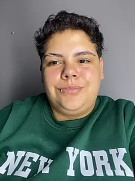 Snapshot of Hailey_Curvy chatting on August 2, 11:24 pm Hailey Curvy online show from August 2, 11:24 pm