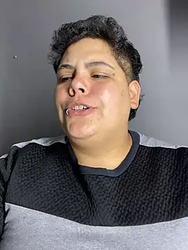 Snapshot of Hailey_Curvy chatting on August 5, 10:26 pm Hailey Curvy online show from August 5, 10:26 pm