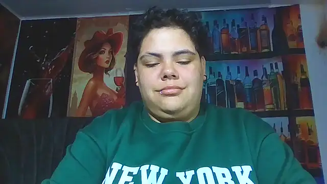 Snapshot of Hailey_Curvy chatting on June 29, 8:21 am Hailey Curvy online show from June 29, 8:21 am