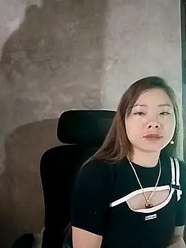 Snapshot of milo123-xx chatting on March 1, 8:03 am milo123-xx online show from March 1, 8:03 am