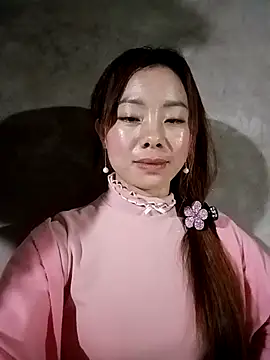 Snapshot of milo123-xx chatting on February 9, 3:54 pm milo123-xx online show from February 9, 3:54 pm