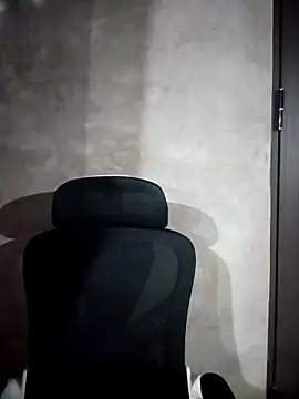 Snapshot of milo123-xx chatting on February 28, 12:16 pm milo123-xx online show from February 28, 12:16 pm