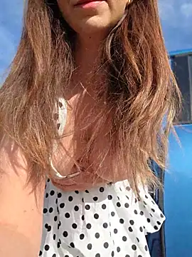 ellaxxstar online show from April 24, 5:53 am
