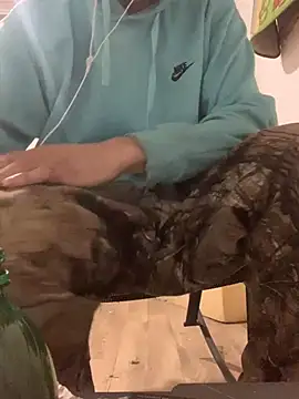 Snapshot of DanBfl chatting on December 2, 4:25 am DanBfl online show from December 2, 4:25 am