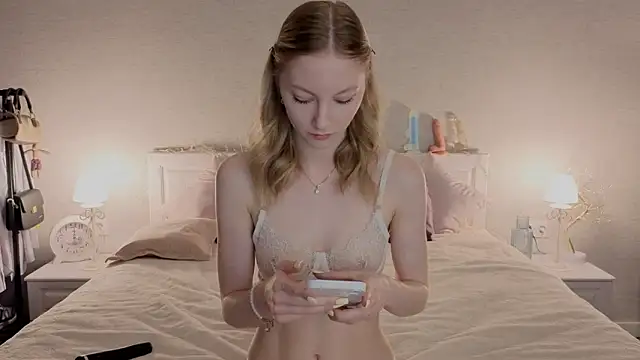 BrightAnnie online show from March 20, 1:56 pm