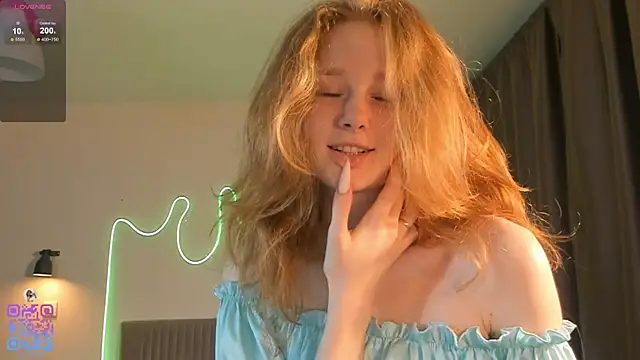 Snapshot of BreezeJam chatting on October 14, 12:17 pm BreezeJam online show from October 14, 12:17 pm