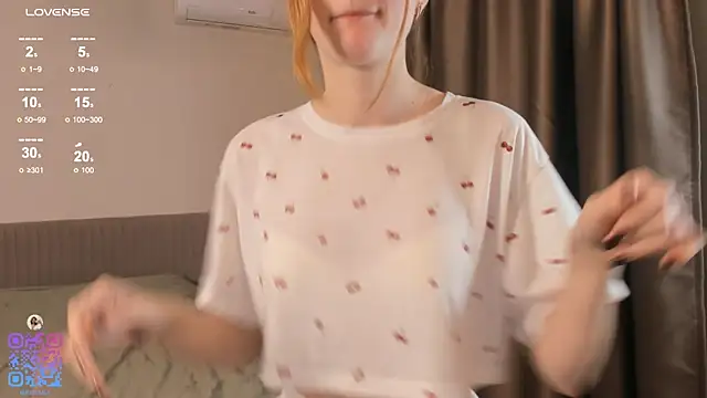 Snapshot of BreezeJam chatting on December 16, 3:27 pm BreezeJam online show from December 16, 3:27 pm