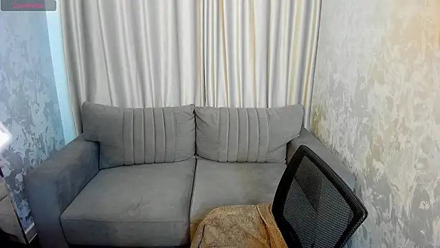 Snapshot of Hella_Fabel chatting on September 22, 1:00 am Hella Fabel online show from September 22, 1:00 am