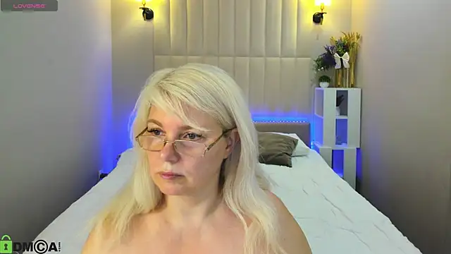 Hella Fabel online show from June 15, 1:06 am