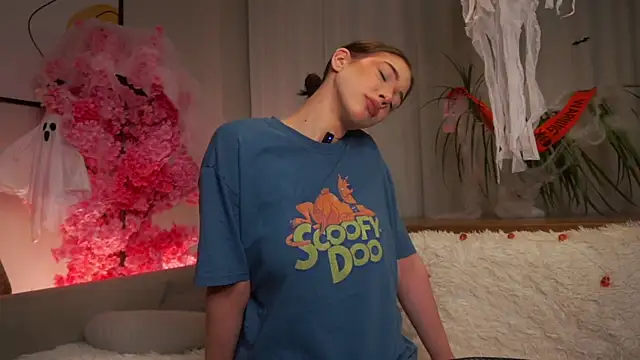 Snapshot of EviaRabasca chatting on October 28, 11:09 am EviaRabasca online show from October 28, 11:09 am