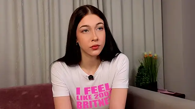 EviaRabasca online show from February 26, 11:43 am