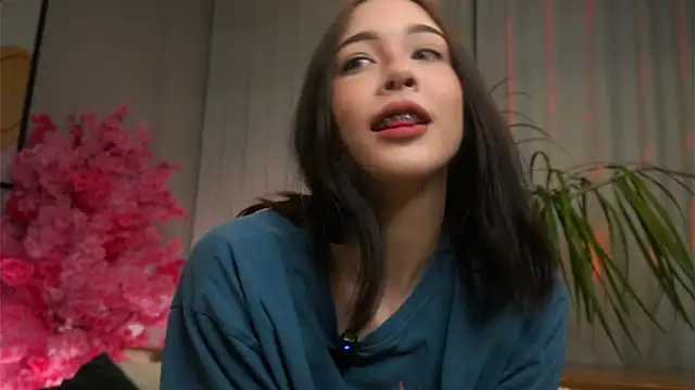 Snapshot of EviaRabasca chatting on October 14, 11:55 am EviaRabasca online show from October 14, 11:55 am