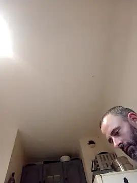 Snapshot of whatYwantMorrre chatting on October 7, 3:46 pm whatYwantMorrre online show from October 7, 3:46 pm