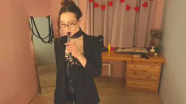 laracroftmansion online show from February 19, 4:26 pm