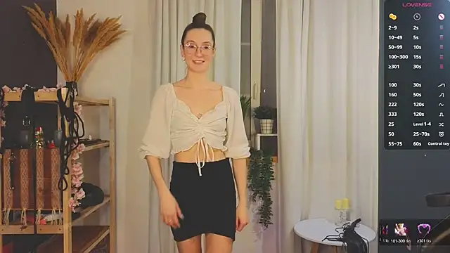 laracroftmansion online show from November 11, 6:25 pm