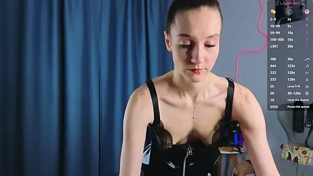 laracroftmansion online show from May 17, 3:12 pm