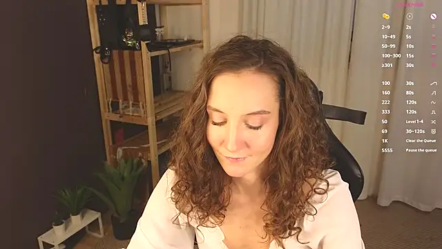 Snapshot of laracroftmansion chatting on September 30, 3:07 pm laracroftmansion online show from September 30, 3:07 pm