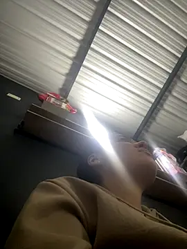 Snapshot of Madyson94 chatting on December 3, 1:21 pm Madyson94 online show from December 3, 1:21 pm