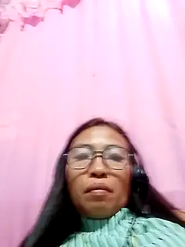 Snapshot of pinayhotii chatting on June 1, 2:50 pm pinayhotii online show from June 1, 2:50 pm