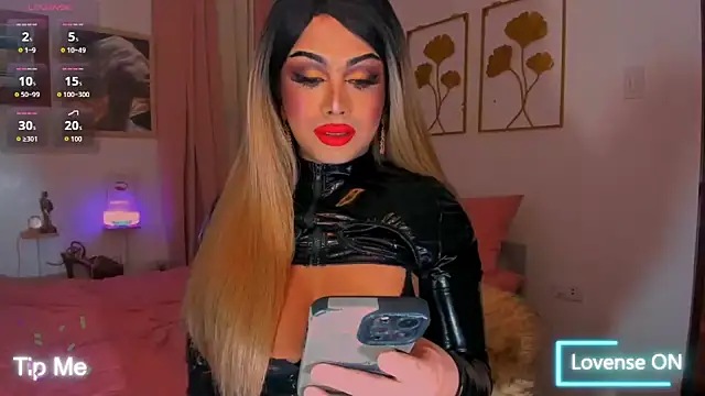 Snapshot of MeduzaCampbell chatting on September 10, 8:35 am MeduzaCampbell online show from September 10, 8:35 am