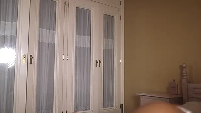 suzysuza online show from April 19, 9:54 am