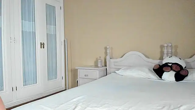 Snapshot of suzysuza chatting on October 3, 3:02 pm suzysuza online show from October 3, 3:02 pm