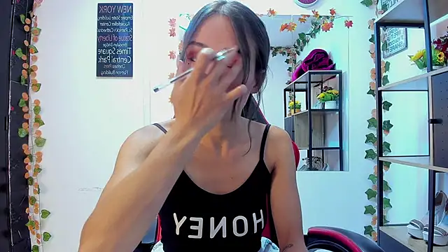 Snapshot of Tammy_Thompson_ chatting on January 17, 1:37 pm Tammy Thompson online show from January 17, 1:37 pm