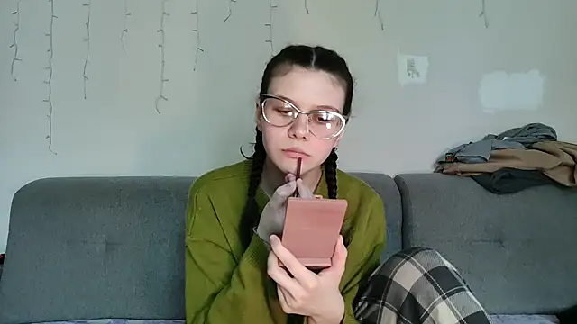 LaVostraDorothy online show from May 9, 1:25 pm