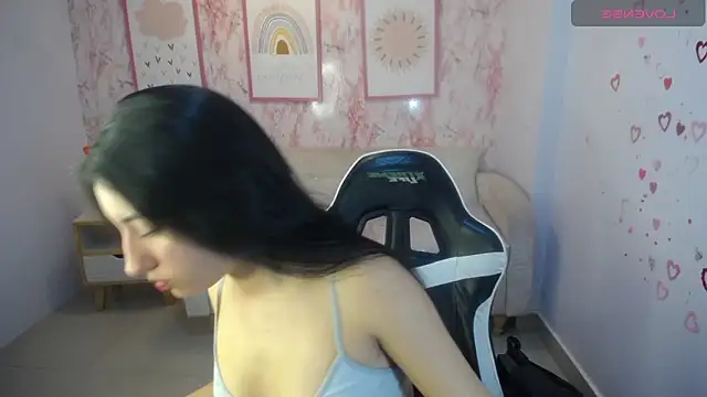 Snapshot of Kylie_ch1 chatting on October 11, 3:40 am Kylie ch1 online show from October 11, 3:40 am