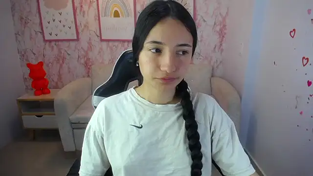 Snapshot of Kylie_ch1 chatting on September 20, 10:42 am Kylie ch1 online show from September 20, 10:42 am