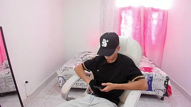 Aron Boyy online show from September 23, 7:43 pm