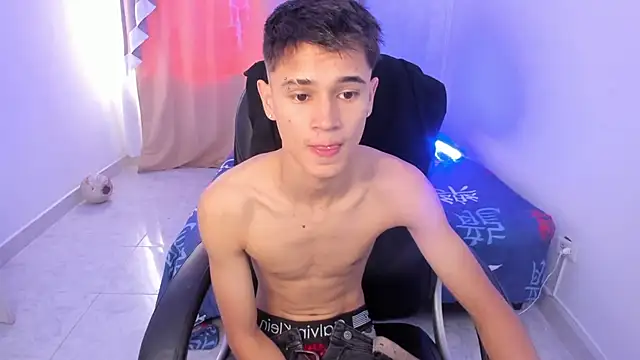 Aron Boyy online show from November 13, 7:51 pm