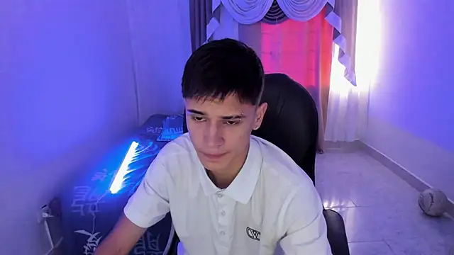 Aron Boyy online show from November 15, 7:40 pm