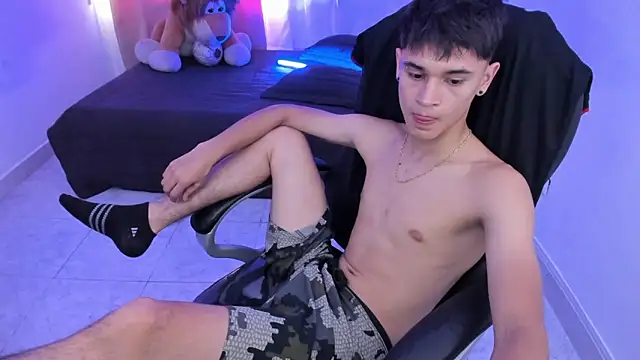 Aron Boyy online show from March 10, 8:13 pm