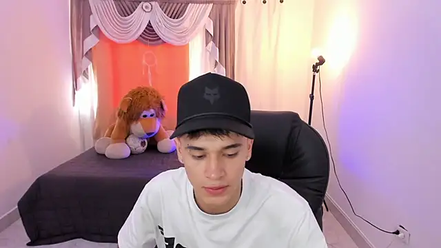 Aron Boyy online show from March 28, 7:59 pm