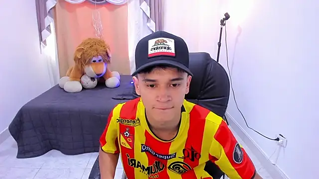 Aron Boyy online show from March 26, 8:18 pm