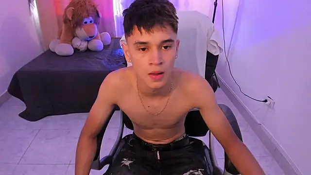 Aron Boyy online show from March 31, 9:17 pm