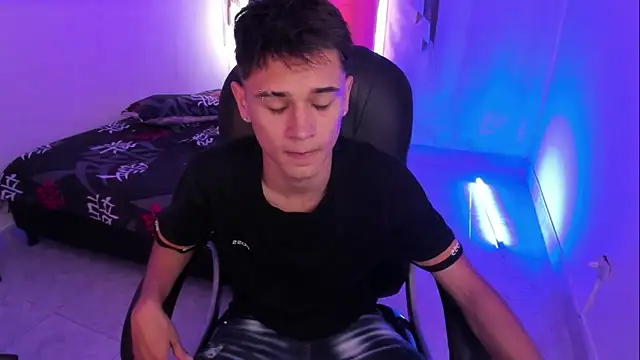 Aron Boyy online show from November 29, 8:09 pm