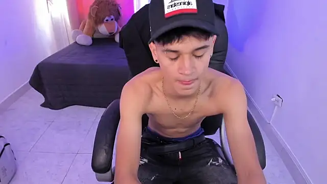 Aron Boyy online show from March 14, 8:26 pm