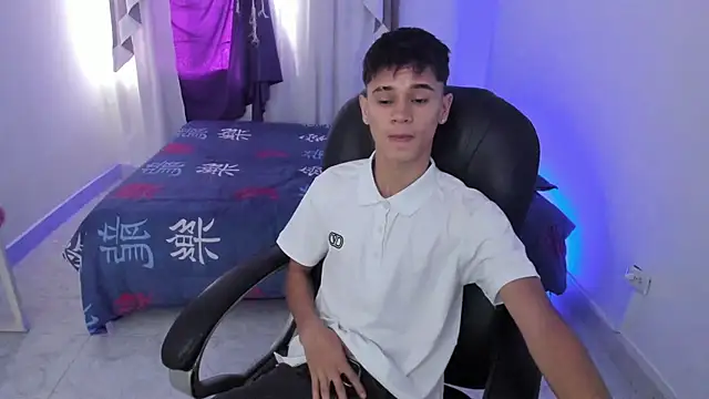 Aron Boyy online show from October 27, 8:21 pm