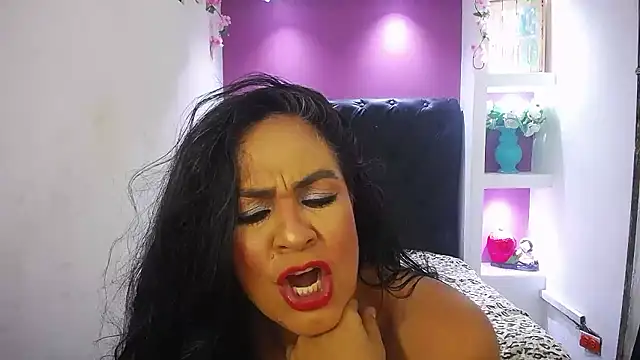 FunnyMatureXxX online show from January 7, 9:42 pm