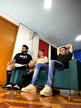 Snapshot of Warmteam777 chatting on November 29, 7:19 am Warmteam777 online show from November 29, 7:19 am