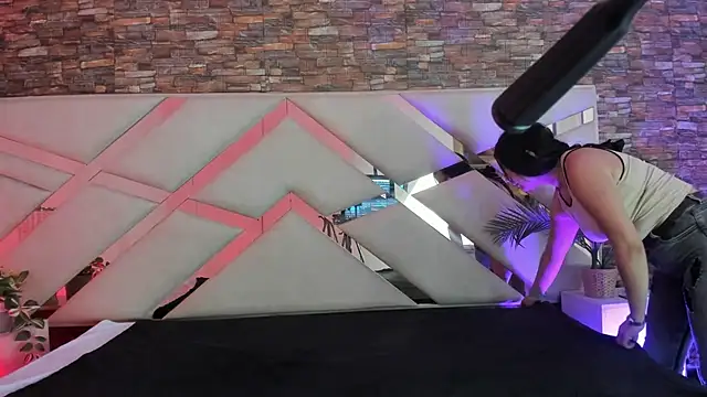 Valery Brand online show from January 13, 12:20 pm