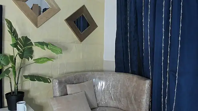 Snapshot of Valery_Brand chatting on July 8, 11:55 am Valery Brand online show from July 8, 11:55 am